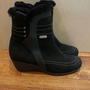 Pajar Suede Shearling Ankle Wedge Boots Women’s Size 9 Winter Outdoor Canada